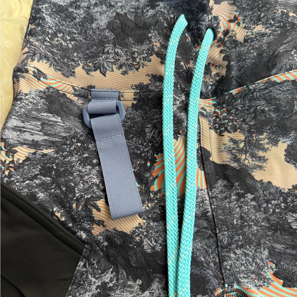 Lululemon Cargo Super-High-Rise Hiking 25" Size 2 new - Picture 6 of 9